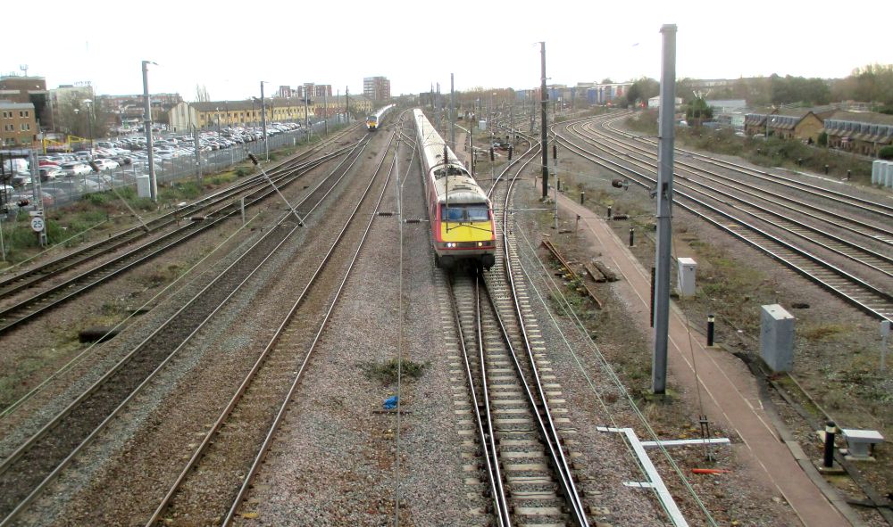 Class 91 hauled train from Kings Cross approaching Peterborough station, Jan 2020